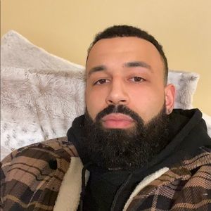 Meet your Posher, Devin